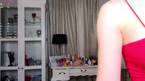 Snapshot of cute_fox_girl chatting on 02-14-26, 07:38 Anne online show from 02-14-26, 07:38