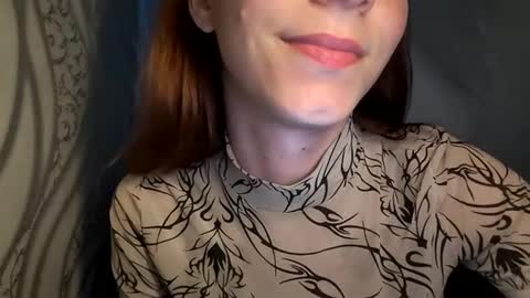 cute_foxis online show from 06-15-26, 08:22