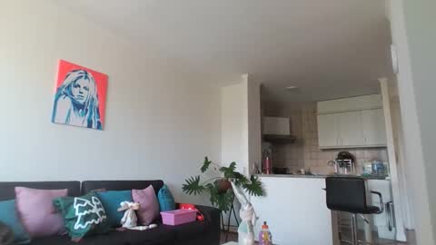 Cute friends online show from 11-22-25, 06:51