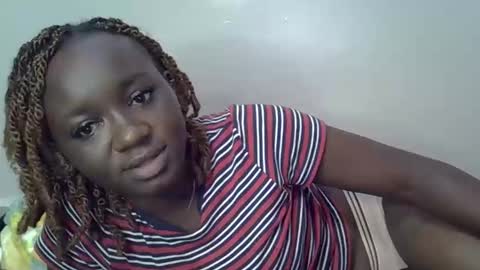 Snapshot of cute_gee chatting on 02-26-26, 06:18 daddysdoll online show from 02-26-26, 06:18