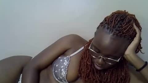 Snapshot of cute_gee chatting on 03-17-26, 06:33 daddysdoll online show from 03-17-26, 06:33