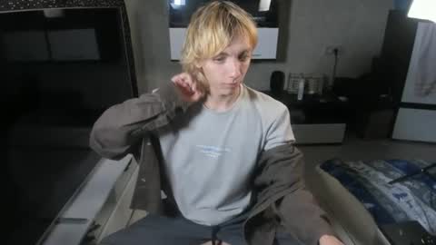 Snapshot of cute_grecha chatting on 06-26-26, 03:49 Grisha online show from 06-26-26, 03:49