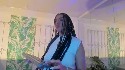 Sofa  online show from 12-18-25, 08:26