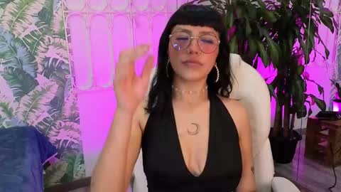 Sofa  online show from 06-01-26, 07:48