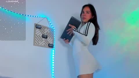 Cute horny1 online show from 03-11-25, 06:00