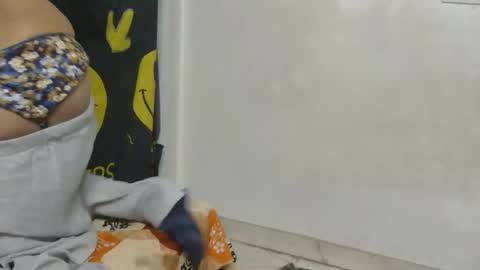 Snapshot of cute_kashmira99 chatting on 12-04-25, 08:50 kashmira online show from 12-04-25, 08:50