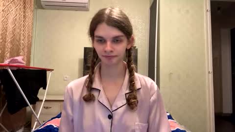 cute_kitte online show from 10-02-25, 06:37