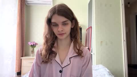 cute_kitte online show from 10-11-25, 06:56