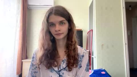 cute_kitte online show from 11-14-25, 08:57