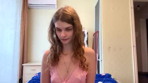 cute_kitte online show from 11-30-25, 11:25