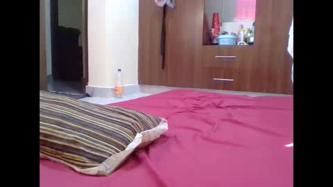 cute_lizah online show from 10-19-25, 06:14