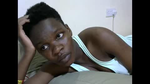 Snapshot of cute_marion chatting on 10-18-25, 09:10 cute_marion online show from 10-18-25, 09:10