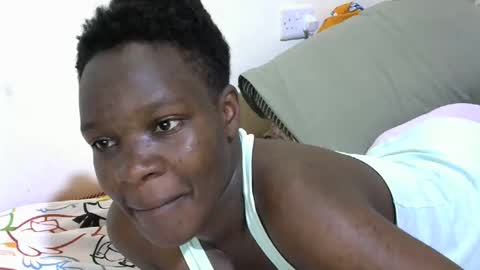 Snapshot of cute_marion chatting on 10-19-25, 09:43 cute_marion online show from 10-19-25, 09:43