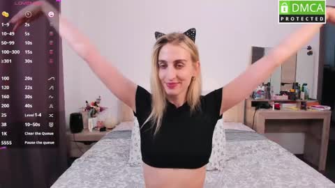Snapshot of cute_milana chatting on 04-22-26, 08:17 Milana online show from 04-22-26, 08:17