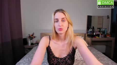 Snapshot of cute_milana chatting on 05-15-26, 01:18 Milana online show from 05-15-26, 01:18
