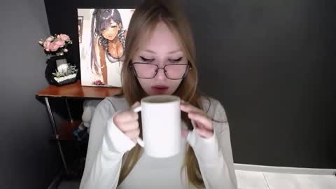 Veronica online show from 11-24-25, 07:19