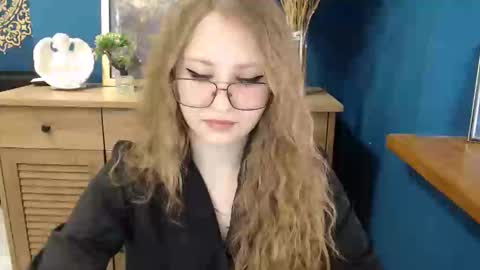 Veronica online show from 03-27-26, 07:36