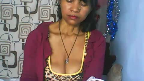 Snapshot of cute_moll chatting on 06-27-26, 02:12 murielle online show from 06-27-26, 02:12