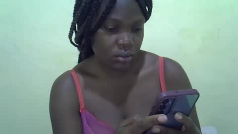 Snapshot of cute_roxie chatting on 12-05-24, 08:33 cute_roxie online show from 12-05-24, 08:33