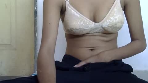Snapshot of cute_ruhii chatting on 07-13-26, 02:14 ruhi online show from 07-13-26, 02:14
