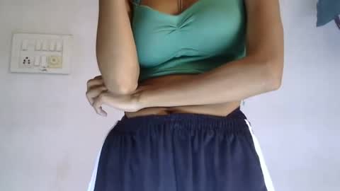 Snapshot of cute_ruhii chatting on 07-18-26, 04:05 ruhi online show from 07-18-26, 04:05