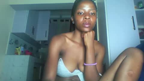 Snapshot of cute_sexy3 chatting on 06-05-26, 10:59 SHARON online show from 06-05-26, 10:59