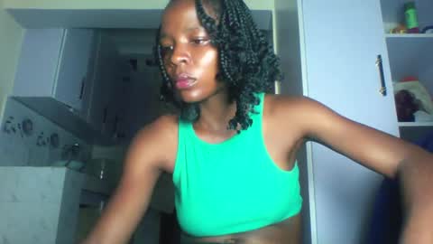 Snapshot of cute_sexy3 chatting on 06-10-26, 09:25 SHARON online show from 06-10-26, 09:25