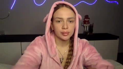 cute_shy06 online show from 01-10-26, 05:58