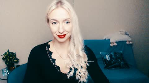 cute_smile_shy online show from 12-26-24, 05:08