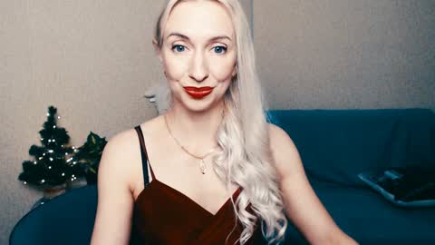 cute_smile_shy online show from 01-05-25, 10:19