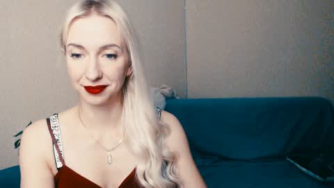 cute_smile_shy online show from 01-25-25, 06:12