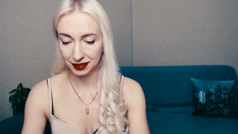 cute_smile_shy online show from 02-02-25, 05:26