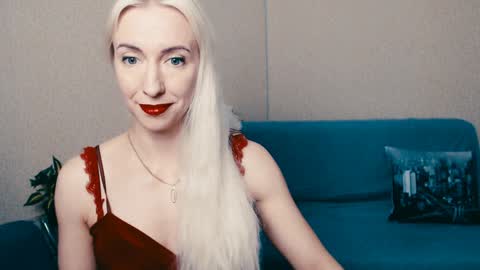 cute_smile_shy online show from 02-06-25, 07:07