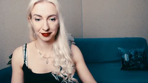 cute_smile_shy online show from 02-07-25, 10:09