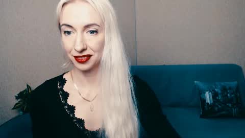 cute_smile_shy online show from 02-11-25, 10:50