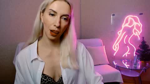 cute_smile_shy online show from 12-13-25, 10:15