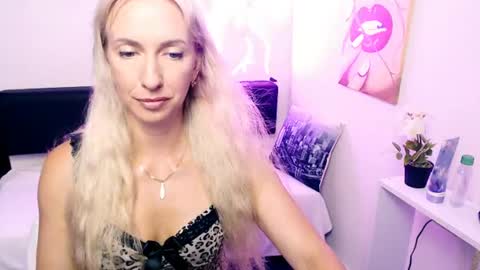Snapshot of cute_smile_shy chatting on 06-30-26, 09:27 cute_smile_shy online show from 06-30-26, 09:27