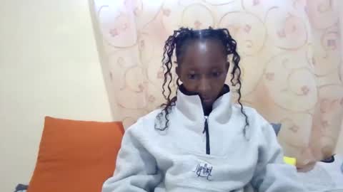 Snapshot of cute_xeniah chatting on 10-05-25, 04:11 cute_xeniah online show from 10-05-25, 04:11