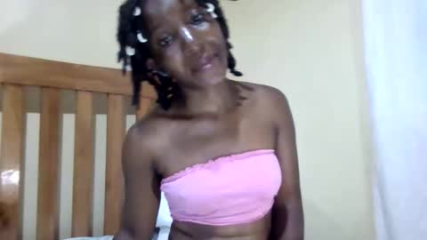 Snapshot of cute_xeniah chatting on 10-15-25, 03:23 cute_xeniah online show from 10-15-25, 03:23