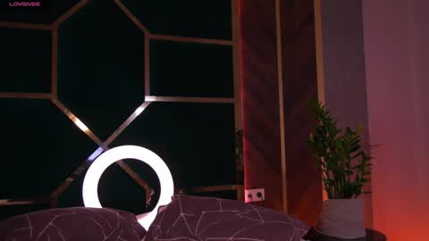 Amber online show from 01-23-25, 03:26