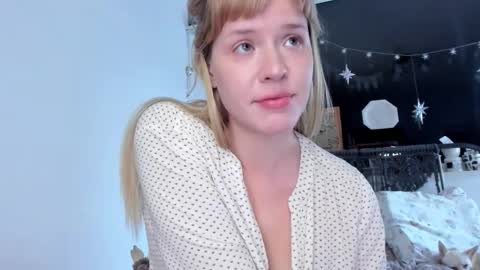 Snapshot of cuteasfuck_ chatting on 09-11-25, 12:16 Amy online show from 09-11-25, 12:16