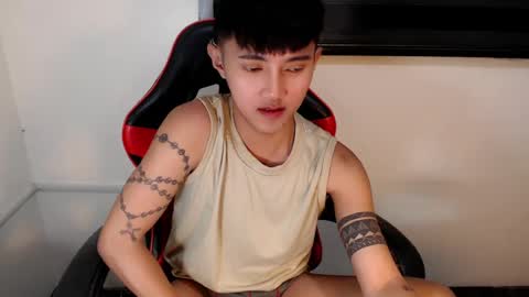 Snapshot of cuteasiancock98 chatting on 08-07-26, 12:23 Steph online show from 08-07-26, 12:23