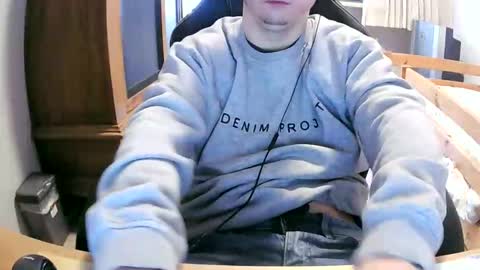 Cuteboy090 online show from 04-06-26, 09:54