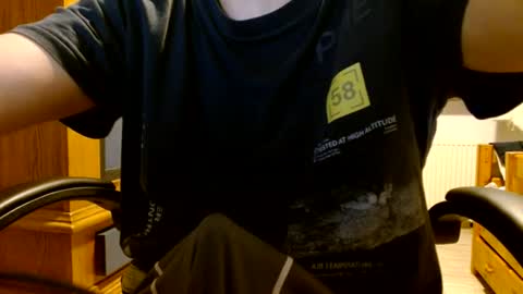Snapshot of cuteboy090 chatting on 06-30-26, 04:19 Cuteboy090 online show from 06-30-26, 04:19