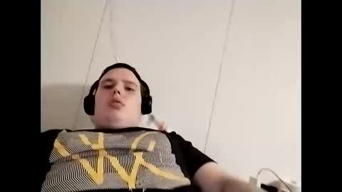 Snapshot of cutedude92 chatting on 12-04-25, 11:02 CuteguyBWC92 online show from 12-04-25, 11:02