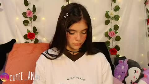 Snapshot of cutee_andrea chatting on 05-06-26, 03:02 Andrea 3 online show from 05-06-26, 03:02