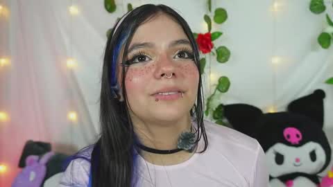 Snapshot of cutee_andrea chatting on 05-30-26, 04:20 Andrea 3 online show from 05-30-26, 04:20
