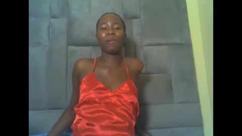 Snapshot of cuteebony16 chatting on 06-01-26, 09:16 tawi online show from 06-01-26, 09:16