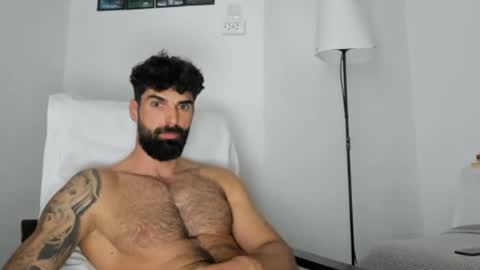 cuteeboy online show from 05-26-26, 03:41