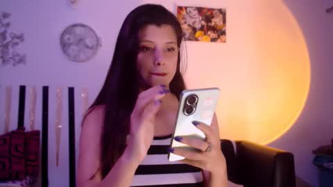 Snapshot of cutehaome chatting on 12-19-25, 11:23 haome online show from 12-19-25, 11:23